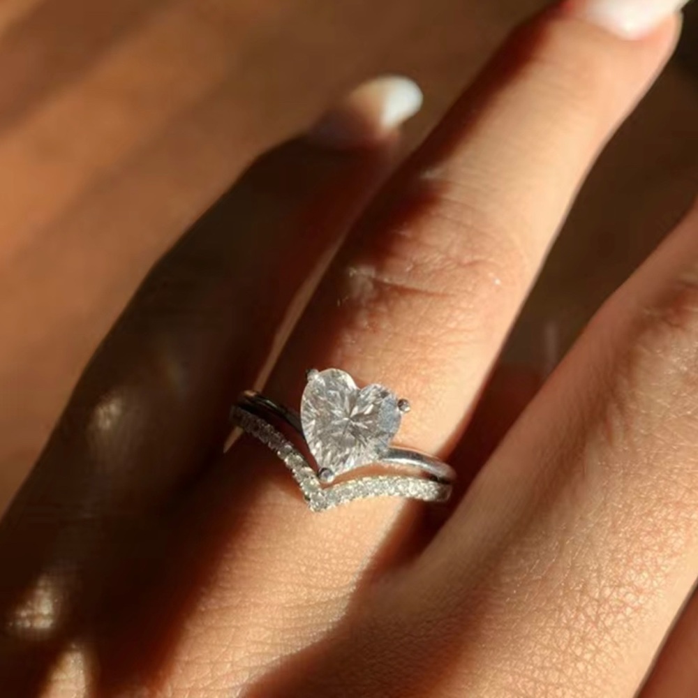 Gorgeous Heart-Shaped Zircon Promise Ring